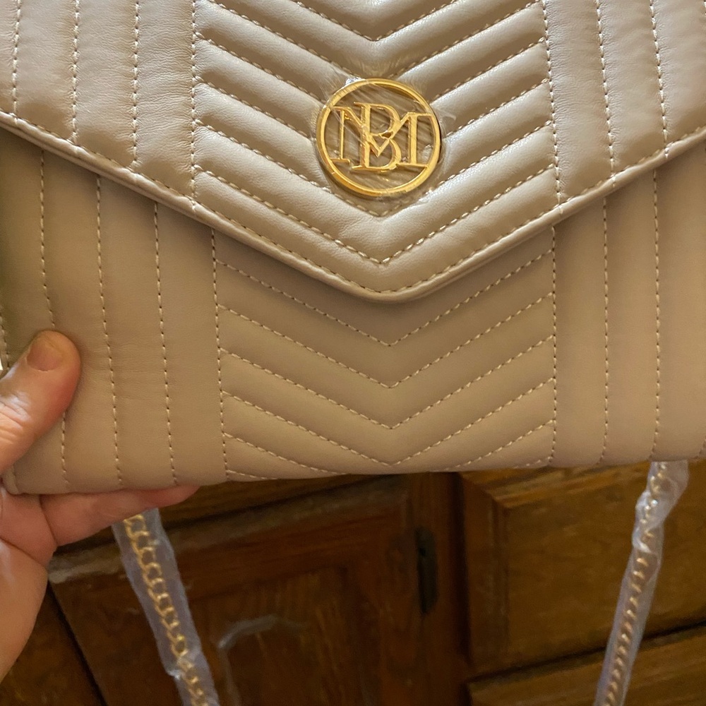 BADGLEY MISCHKA Cream Quilted Crossbody Bag with Gold Emblem NWT